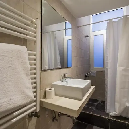 Necessidades Artists *