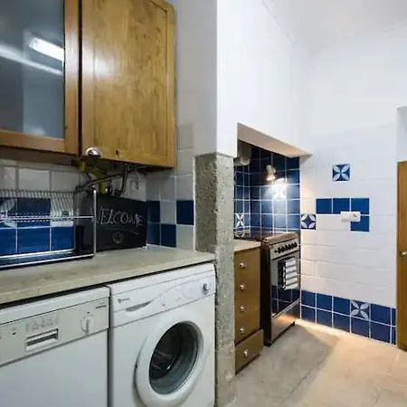 Necessidades Artists